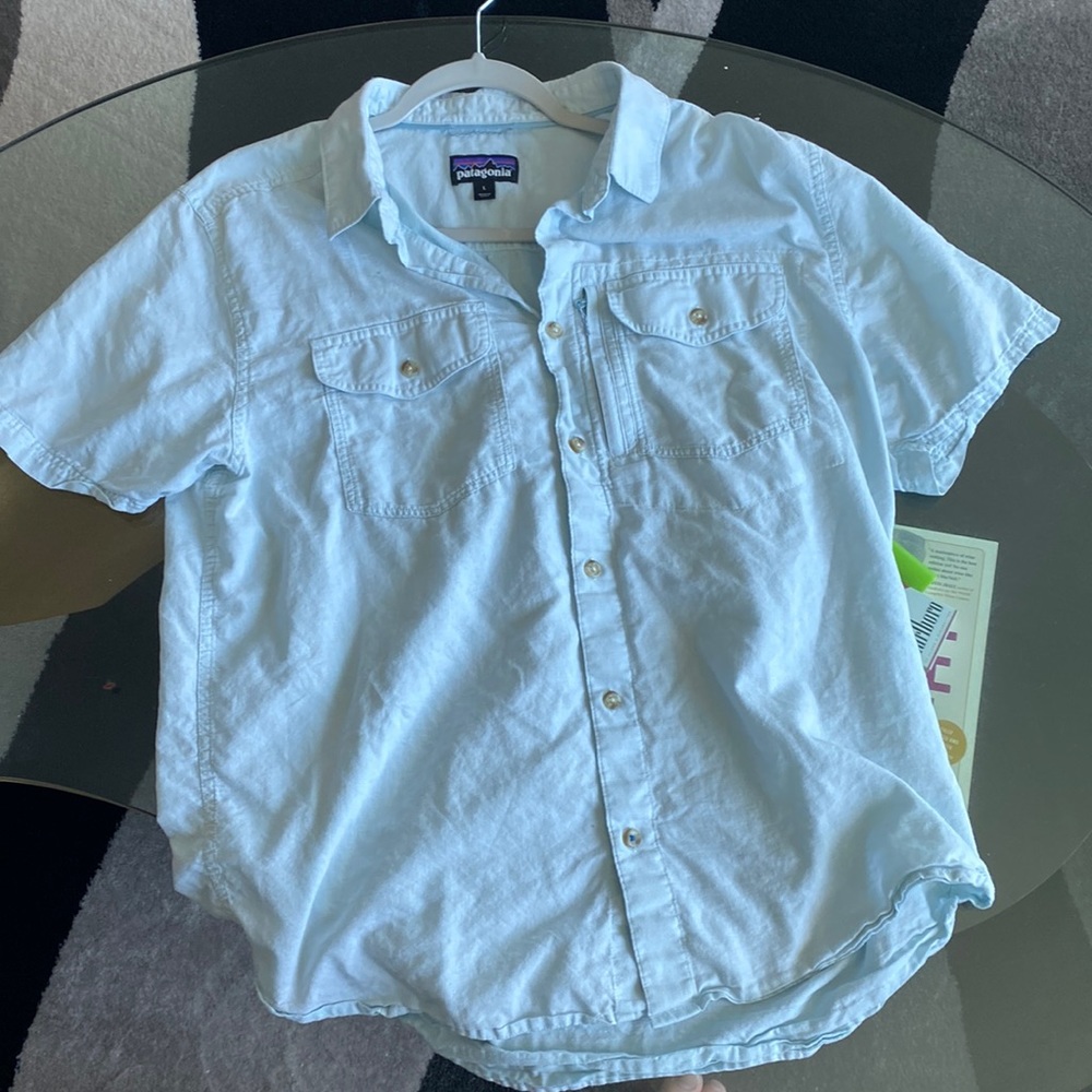 Patagonia Button Down Short Sleeve Shirt. Size Large.